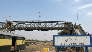 Liberados 190 rehenes en el asalto de tren en Pakist&aacute;n