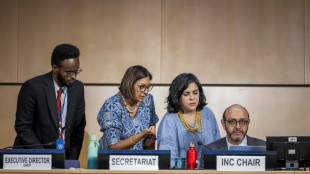 Pas de trait&eacute; plastique &agrave; Gen&egrave;ve