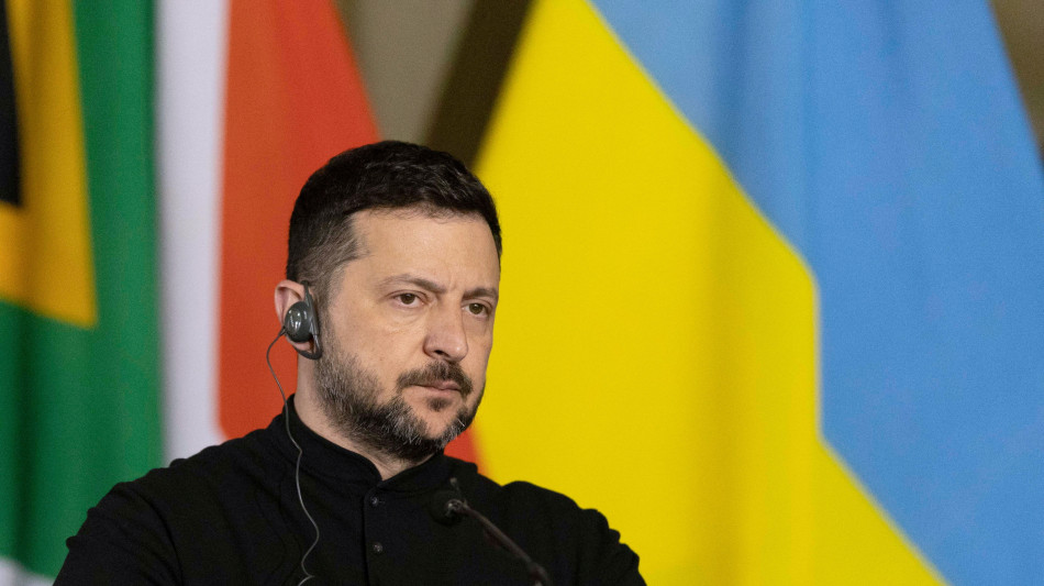 Zelensky, 'potrei non partecipare ai funerali del Papa'