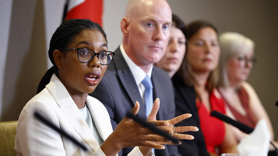 Destra Gb sfida Burnham, 'tagli al welfare per accelerare sul riarmo'