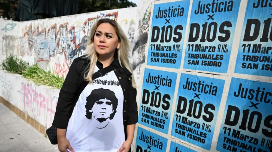 Maradona foi mantido como "sequestrado" meses antes de sua morte, diz ex-companheira
