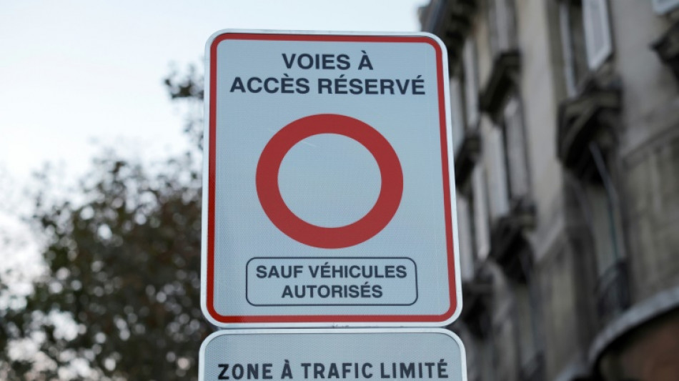 Pas encore de contr&ocirc;les mais de la "p&eacute;dagogie": la zone &agrave; trafic limit&eacute;e instaur&eacute;e &agrave; Paris