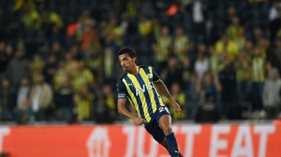 S&atilde;o Paulo anuncia contrata&ccedil;&atilde;o do volante Luiz Gustavo para temporada 2024