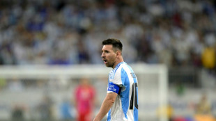 Messi est&aacute; bem e vai enfrentar o Canad&aacute;, garante Scaloni