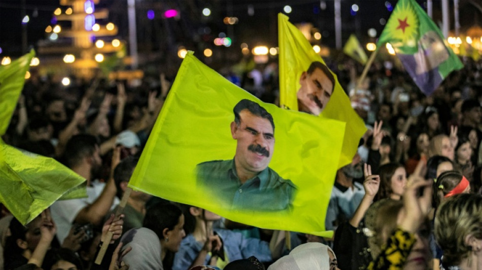 PKK-Entwaffnung im Nordirak begonnen: 30 K&auml;mpfer verbrennen Waffen