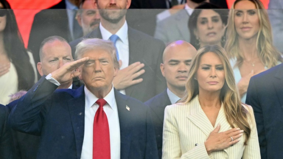 Trump feiert Milit&auml;rparade in Washington - Landesweit Massenproteste gegen Pr&auml;sidenten