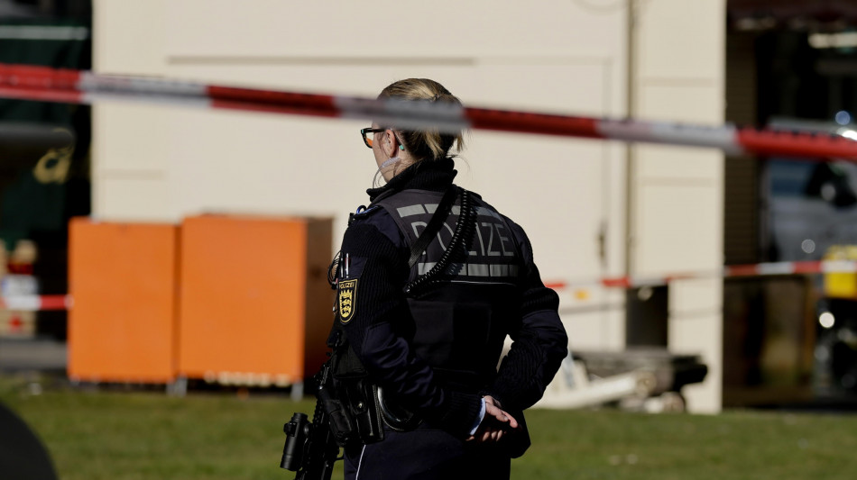 Due morti in una sparatoria in Germania, il killer &egrave; in fuga