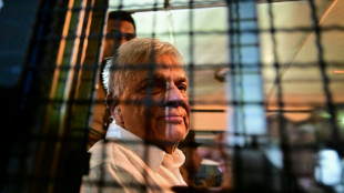 Ex-presidente do Sri Lanka é internado em UTI após ser preso