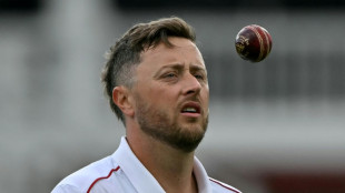 England's Robinson takes five wickets as New Zealand all out for 113