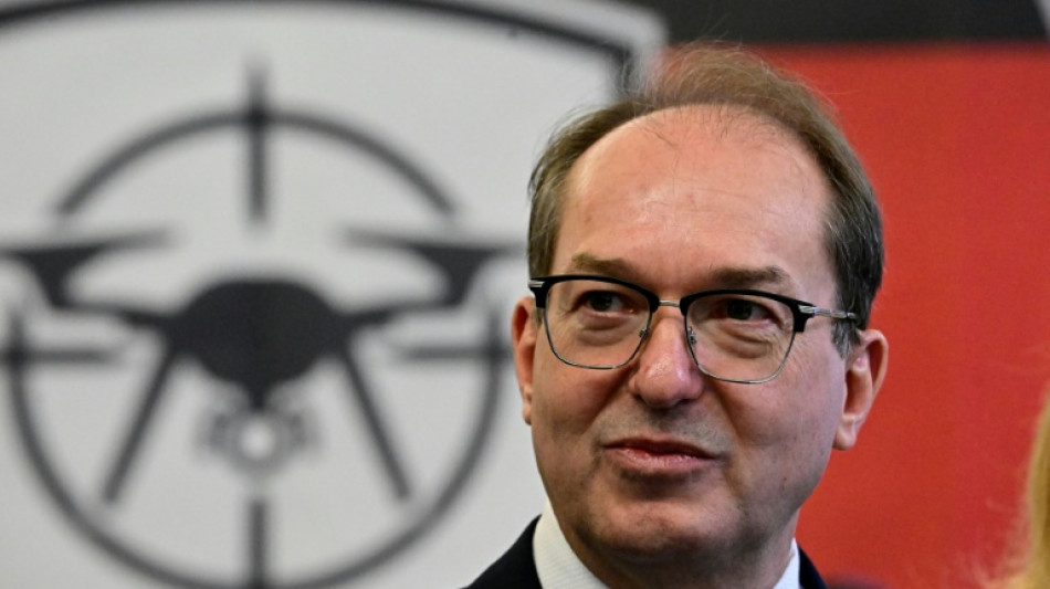 Dobrindt k&uuml;ndigt Entscheidung zu R&uuml;ckf&uuml;hrungszentrum f&uuml;r Migranten an