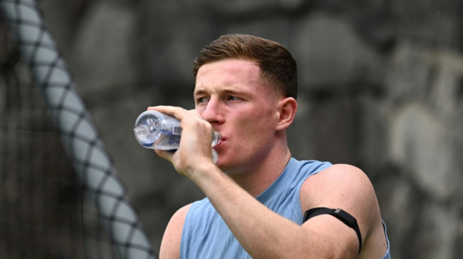 Manchester City contrata volante Elliot Anderson por valor recorde para o clube