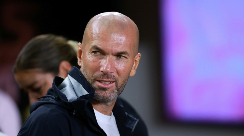 Sele&ccedil;&atilde;o francesa aguarda Zidane, favorito para substituir Deschamps como t&eacute;cnico