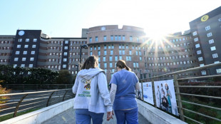 Italie: Berlusconi est sorti des soins intensifs, confirme l'h&ocirc;pital