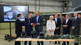 Treffen auf Fliegerhorst N&ouml;rvenich: Merz und Macron beraten &uuml;ber Nuklearpartnerschaft