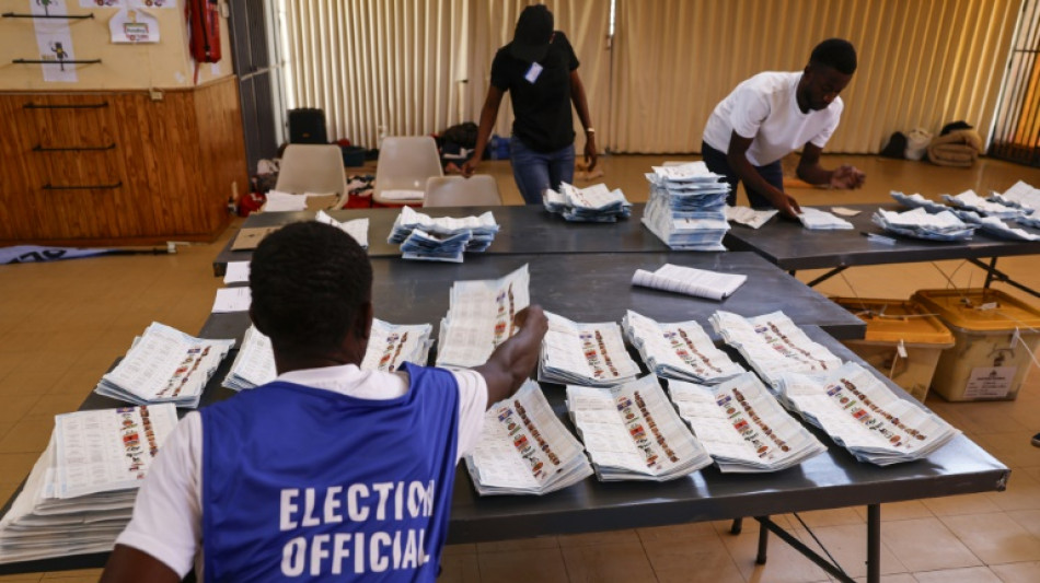 Namibie: la nouvelle prolongation du vote accro&icirc;t la tension dans l'opposition
