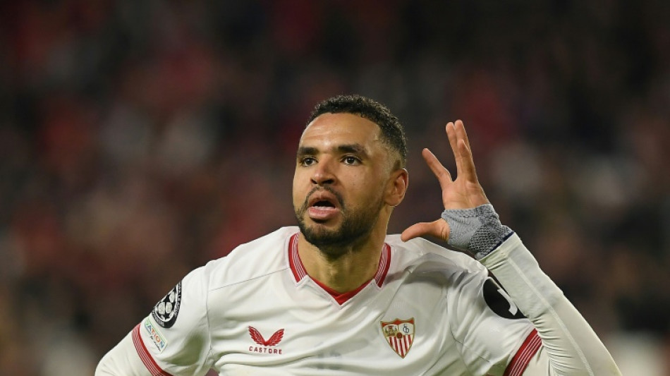 El marroqu&iacute; En-Nesyri deja el Sevilla y ficha por el Fenerbahce de Mourinho