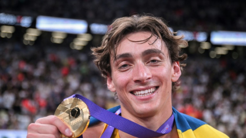 Duplantis logra su tercer oro mundial seguido y eleva su récord a 6,30 m