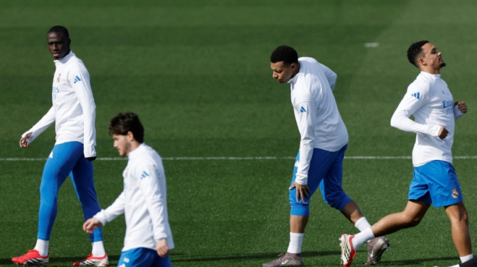 Foot: Mbapp&eacute; &agrave; Paris pour faire examiner son genou, pas d'op&eacute;ration pr&eacute;vue "&agrave; ce stade" (entourage &agrave; l'AFP) 