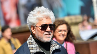 Pedro Almod&oacute;var recibe en San Sebasti&aacute;n el premio honor&iacute;fico Donostia