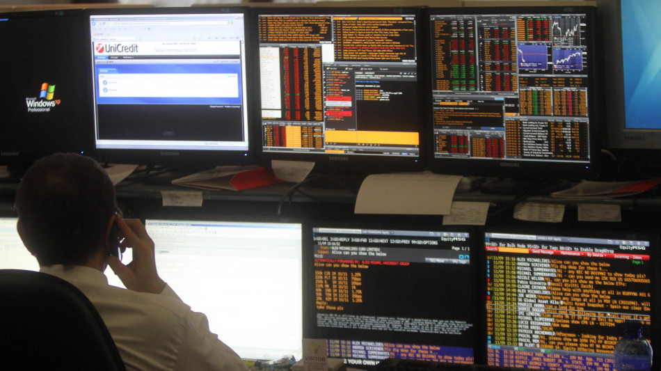 Borsa: Milano chiude in lieve ribasso, -0,06%
