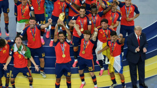 "Invenc&iacute;veis", "Reis de todos os tempos": imprensa espanhola celebra bi mundial