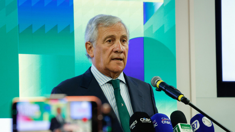 Tajani, 'auguri al Papa, in tempo di divisioni &egrave; una voce di pace'