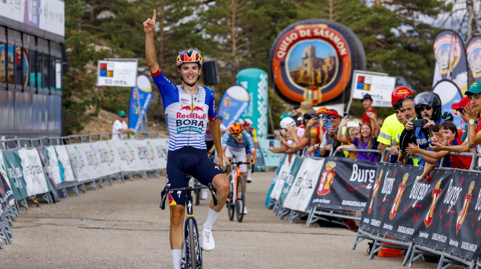 Pellizzari esulta a Pontedera, suo il Giro della Toscana