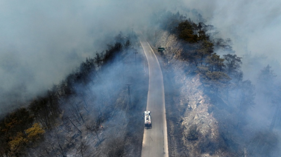 Syria fights 'catastrophic' fires for fourth day
