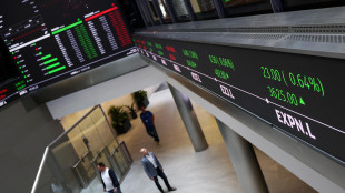 Borsa: l'Europa riduce il calo, future Usa in rosso, Milano -0,85%