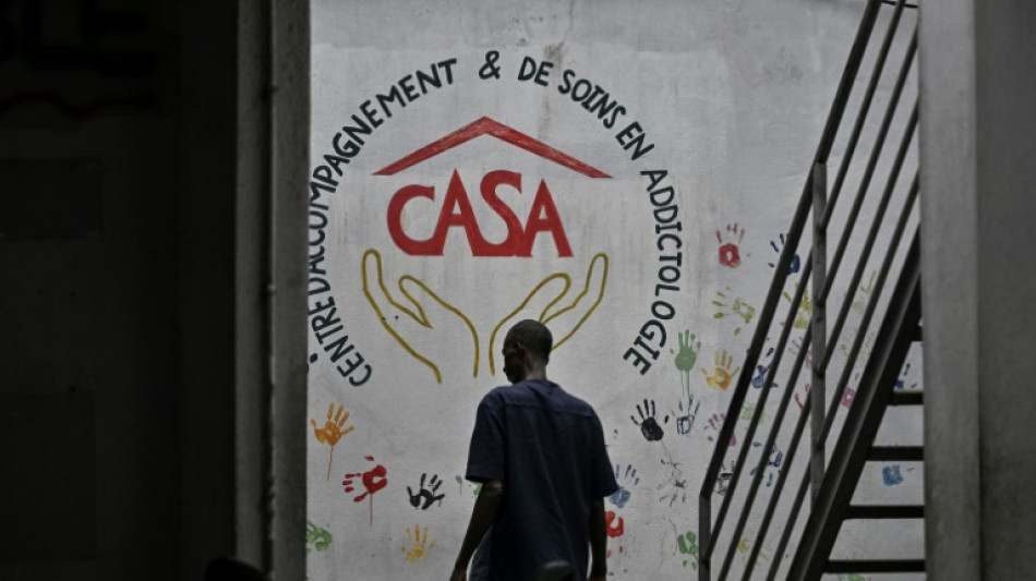 A Abidjan, un centre d'accueil pour sortir de la drogue et des "fumoirs"