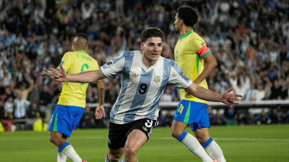 Weltmeister Argentinien l&ouml;st WM-Ticket und dem&uuml;tigt Brasilien