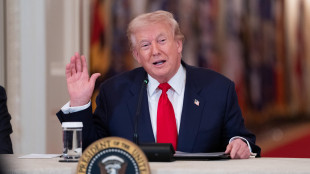 Trump, 'rinunceremo ad alcune sanzioni per le turbolenze sul petrolio'