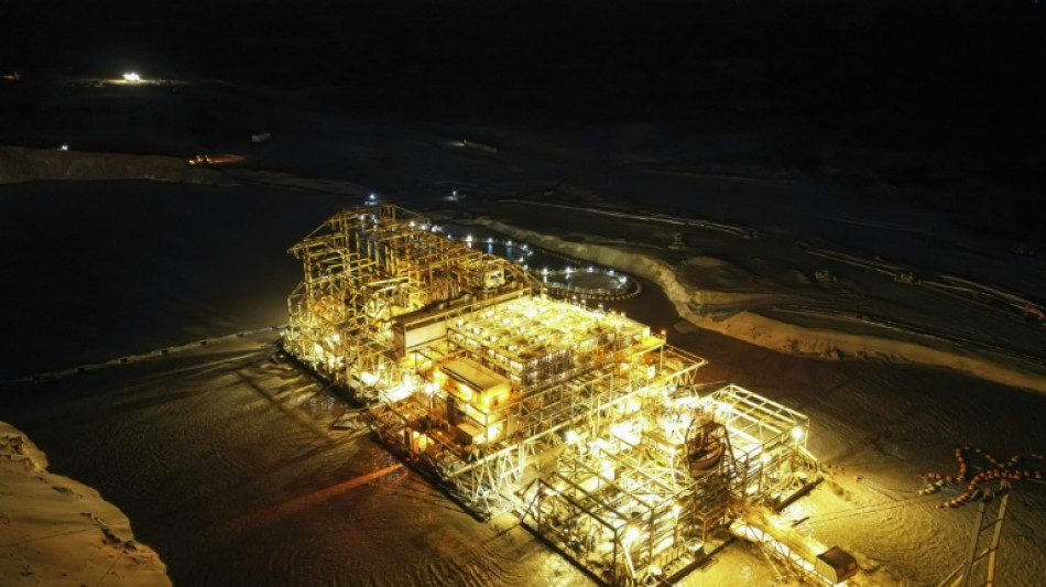 Au S&eacute;n&eacute;gal, les machines g&eacute;antes d'un groupe minier fran&ccedil;ais avalent terres et d&eacute;sert