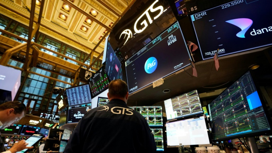 Wall Street termine en baisse, la tech plombe le march&eacute; 