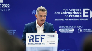 Comp&eacute;titivit&eacute; et industrialisation au coeur des discours des candidats devant les patrons