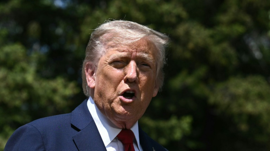 Trump annonce au moins 25% de surtaxe sur les produits de plusieurs pays, dont le Japon