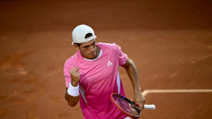 B&aacute;ez vence M&uuml;ller e se torna o primeiro bicampe&atilde;o do Rio Open