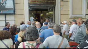 Fila e sold out online per la moneta dedicata a Renato Zero