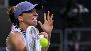 Swiatek vence Bouzkova e vai &agrave; terceira fase do Aberto da Austr&aacute;lia