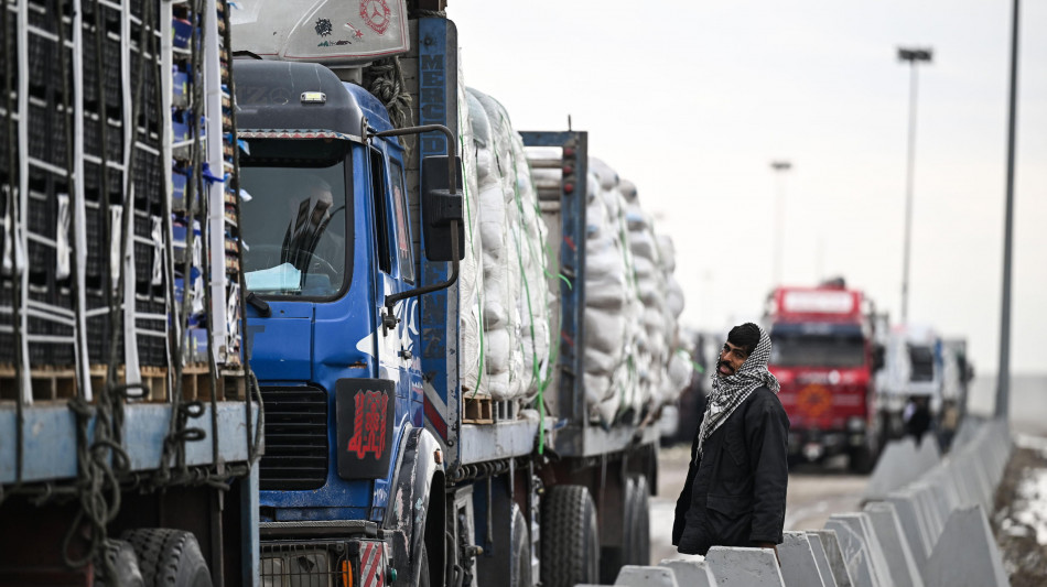 Hamas, 'Israele usa il blocco degli aiuti come un'arma'