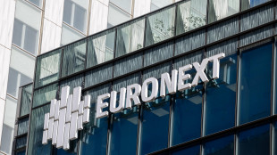 Borsa: Europa debole, pesano i produttori di microchip, Milano -1,3%