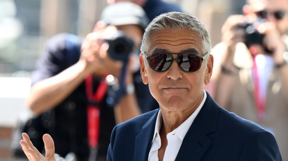 Clooney, 'Usa guidati da persone incapaci, con il voto di midterm torni la normalit&agrave;'
