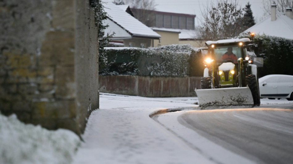 Le nord de la France sous les chutes de neige et de pluie vergla&ccedil;ante