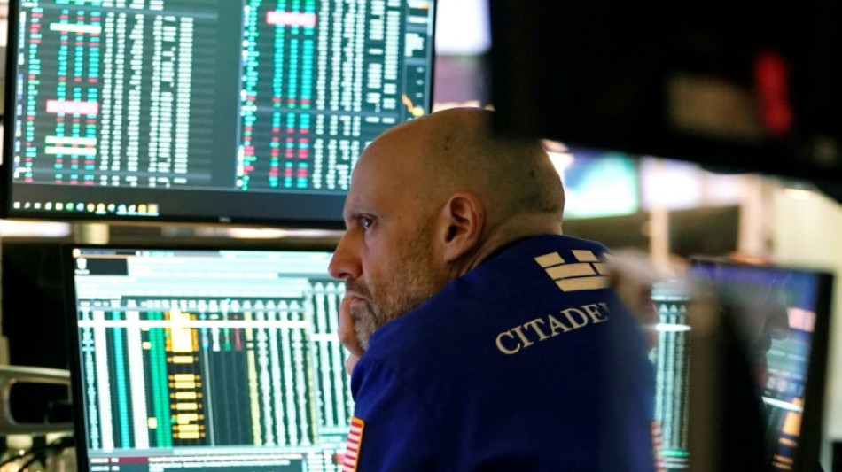 Wall Street ouvre en baisse, le march&eacute; encore f&eacute;brile, First Republic de nouveau vis&eacute;e