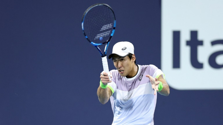 Cer&uacute;ndolo y Garin avanzan en el Masters 1000 de Miami