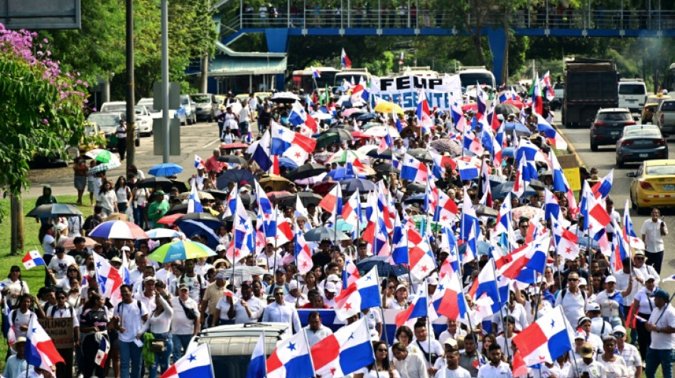 Miles marchan en Panam&aacute; contra la presencia militar de EEUU y la reapertura de una mina