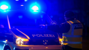 Nordrhein-Westfalen: 16-Jähriger flieht mit Auto vor Polizei und fährt in Böschung