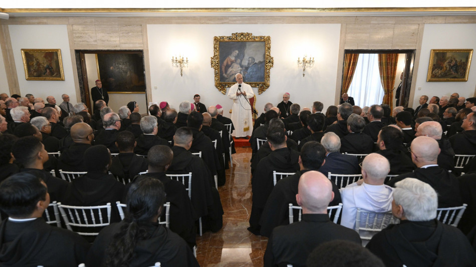 ++ Il Papa ai vescovi spagnoli, dare riparazioni a vittime abusi ++