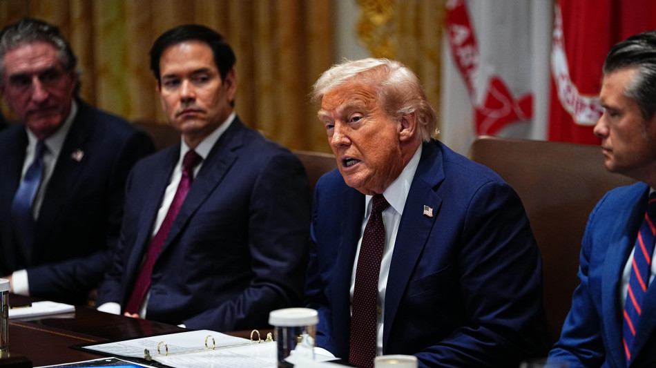 Trump, improbabile incontro Putin-Zelensky ma possibile a 3