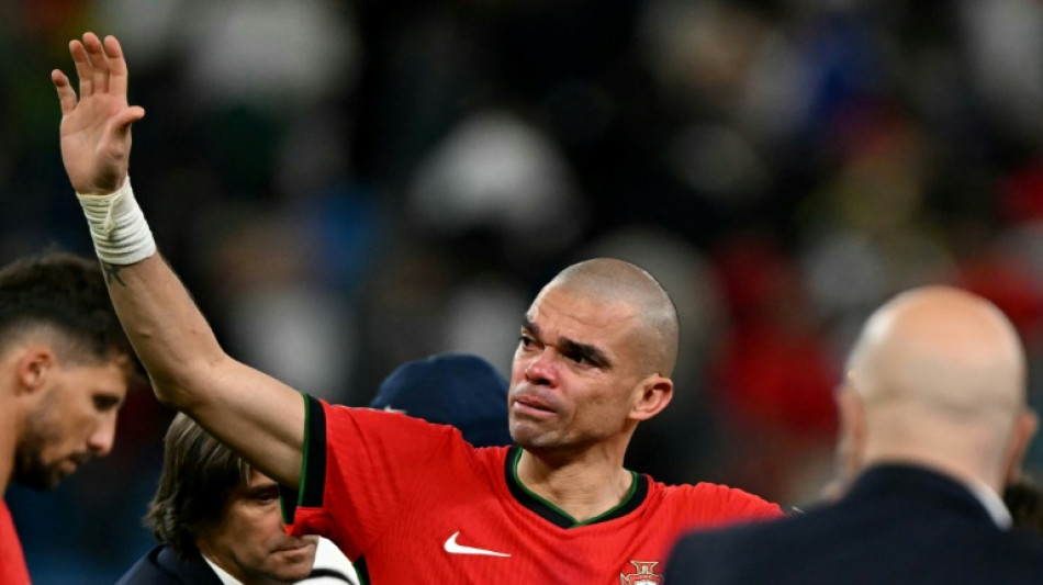 Zagueiro portugu&ecirc;s Pepe encerra carreira aos 41 anos